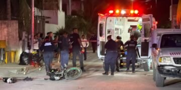 ESTÁ GRAVE: Balean a joven motociclista en Villas del Mar en Cancún