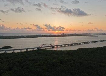 | ROMPEOLAS | Puente Nichupté; en menos de un año pasó de 8.6 a 12 mil millones