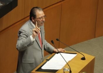 Reginaldo Sandoval exige a Enrique Inzunza encarar señalamientos externos