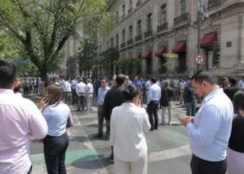 SISMO EN MÉXICO: Sacude temblor de magnitud preliminar 6 el centro y sur del país; activa alerta en CDMX