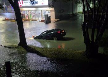 Tormenta azota Chetumal; cientos de casas afectadas y calles colapsadas