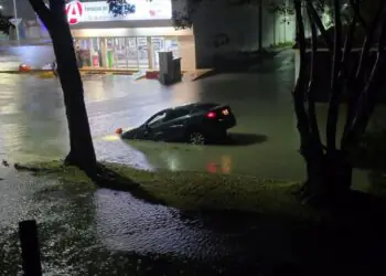 Tormenta azota Chetumal; cientos de casas afectadas y calles colapsadas