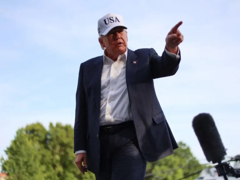 Trump eleva la tensión con Irán mientras la diplomacia se activa