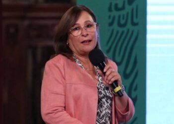 Veracruz bajo tensión: Rocío Nahle interviene ante bloqueos e incendio de transporte