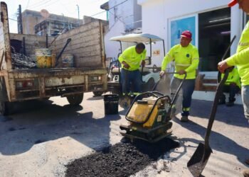 Fortalecen trabajos de bacheo en Isla Mujeres