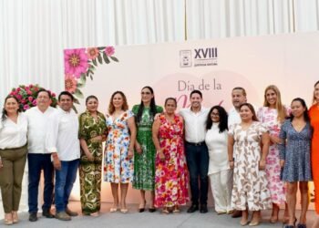 “DÍA DE LAS MADRES”: Reconoce Renán Sánchez papel de las mujeres como pilar de las familias