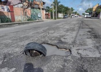 Detectan en Cancún hasta siete kilómetros de vialidades dañadas