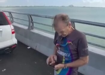 CICLOVÍA DEL NICHUPTÉ: Exhiben a automovilista por invadir espacio exclusivo para bicicletas (VIDEO)