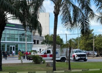 ERA PADRE DE UN POLICÍA: Muere motociclista tras ser arrollado por camión de Home Depot en Cancún