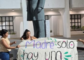 Critica Gobernanza MX propuesta de adelantar fin de clases por Mundial y calor