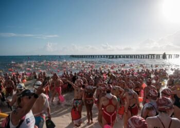 AGUAS ABIERTAS: Reúne “El Cruce” a más de mil 600 nadadores en Cancún e Isla Mujeres