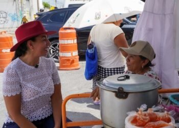 TARIFAS Y AGUAKAN: Recoge Marybel reclamos por cobros de luz y agua en Cancún 8 TARIFAS Y AGUAKAN: Recoge Marybel reclamos por cobros de luz y agua en Cancún