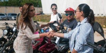 Entrega Mara motocicletas y mototaxi recuperados tras robos