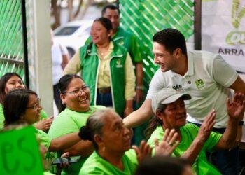 PVEM: Visita Sánchez Tajonar colonia de Cancún