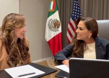 PROMOCIÓN POR EL MUNDIAL: Se reúne Mara con cónsul de México en Houston 2 mara en houston