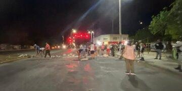 Levantan bloqueo tras restauración de energía en Playa del Carmen