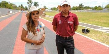Supervisa Mara Lezama avances en la primera pista de atletismo certificada de la Península en Chetumal