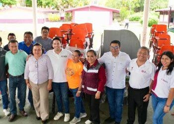 Entregan equipamiento a escuelas de Cozumel con inversión superior a 1.6 mdp