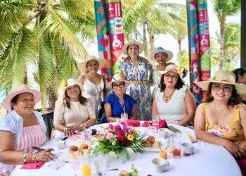 Se lleva a cabo el tradicional Desayuno del Sombrero en Isla Mujeres 2 Se lleva a cabo el tradicional Desayuno del Sombrero en Isla Mujeres