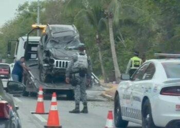 Se vuelca camioneta en la zona hotelera de Cancún 3 Se vuelca camioneta en la zona hotelera de Cancún