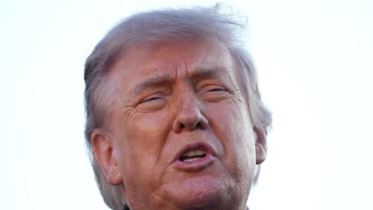Anuncia Trump desplome petrolero e inflación récord en Estados Unidos