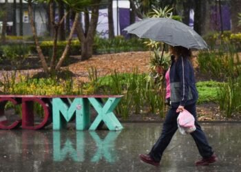 Alerta Amarilla en CDMX este domingo 10 de mayo de 2026. Lluvias torrenciales, vientos fuertes y granizo pronosticados. Descubre cómo proteger tu hogar y qué precauciones tomar ante el inminente impacto climático.