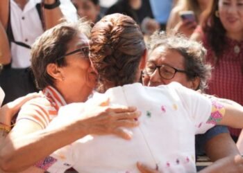 Sheinbaum eleva el valor social del cuidado: Pensión histórica para madres