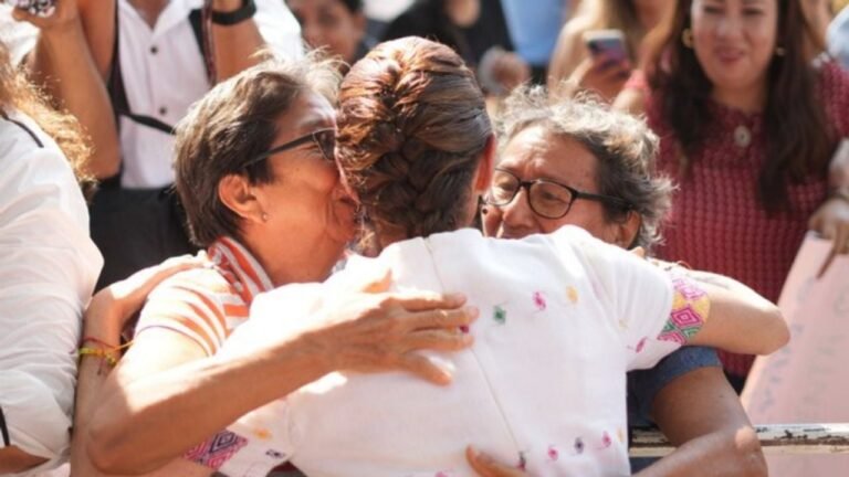 Sheinbaum eleva el valor social del cuidado: Pensión histórica para madres