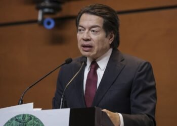 Ineficacia de Delgado amenaza futuro educativo: Senado exige su dimisión