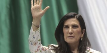 Kenia López Rabadán revela camiones foráneos en marcha de Morena contra Campos