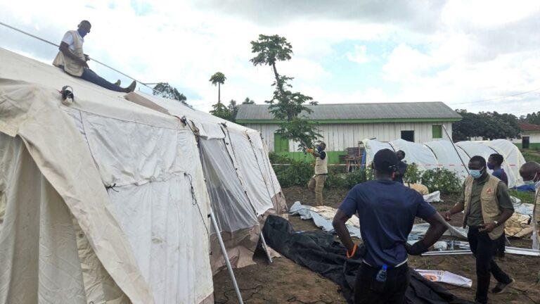 OMS intensifica alerta global por brote de ébola sin vacuna conocida