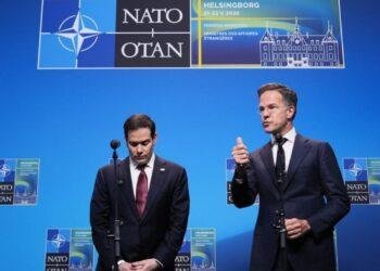 Decisiones de tropas de EU confunden a OTAN; Europa exige claridad