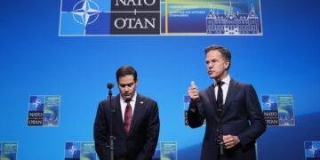Decisiones de tropas de EU confunden a OTAN; Europa exige claridad