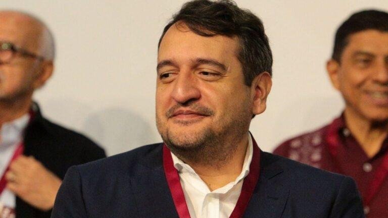 López Beltrán renuncia a Morena para buscar diputación en Tabasco