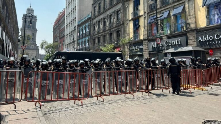 Aseguran perímetro central ante protesta magisterial y FIFA Fan Fest