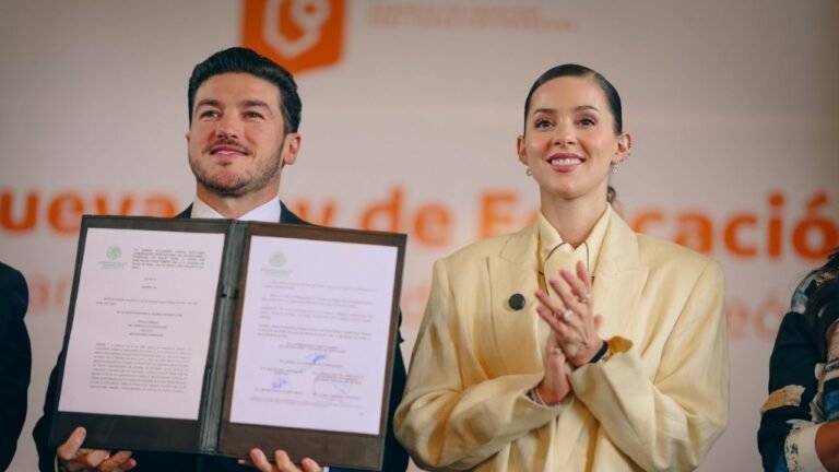 Morena expone desvíos millonarios a despachos del gobernador de Nuevo León