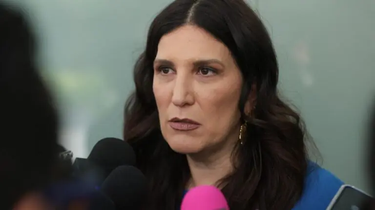 López Rabadán critica intento de Sheinbaum de limitar visión en medios