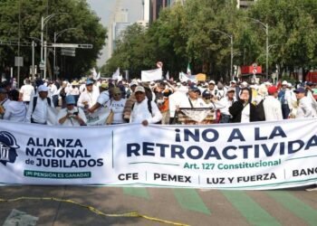 Colapso de pensiones: jubilados escalan protesta ante el Mundial