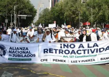 Colapso de pensiones: jubilados escalan protesta ante el Mundial