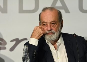 Autorización negada: Slim confronta a AMLO por TV de paga de Telmex