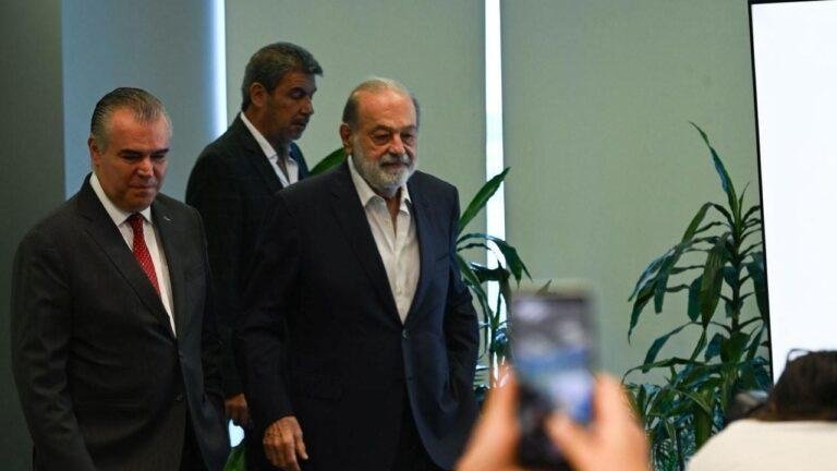Declive petrolero de Pemex: Slim traza ruta para reactivar producción