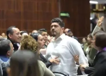 Agitación legislativa: Morenista reta a golpes por ley de narcocandidaturas 2 Agitación legislativa: Morenista reta a golpes por ley de narcocandidaturas