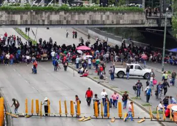 Segob urge diálogo tras colapso vial por CNTE en Circuito Interior 1 Segob urge diálogo tras colapso vial por CNTE en Circuito Interior