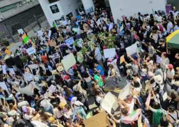 “MAHAHUAL NO SE VENDE”: Protestan ambientalistas frente a Semarnat contra proyecto Perfect Day