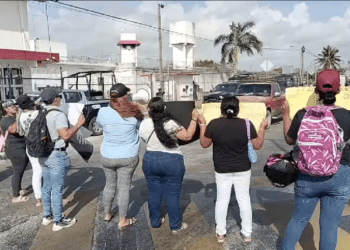 VIOLENCIA Y ABUSO DE AUTORIDAD: Se manifiestan en el cereso de Chetumal (VIDEO)