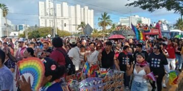 Más de 200 participantes en primera marcha del orgullo LGBTQ+