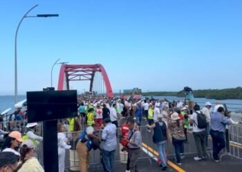 “SOCIAL RUN”: Cientos de personas estrenan el Puente  Nichupté
