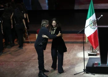 “TRASNOCHADOS”: Cuestiona Sheinbaum visita de Díaz Ayuso y vínculo de  la derecha mexicana con la española