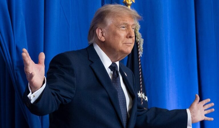 Trump sella pacto con Irán para fin de guerra; reabre vital Estrecho de Ormuz