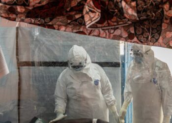 Francia confirma ébola en médico tras misión en RDC mientras brote escala